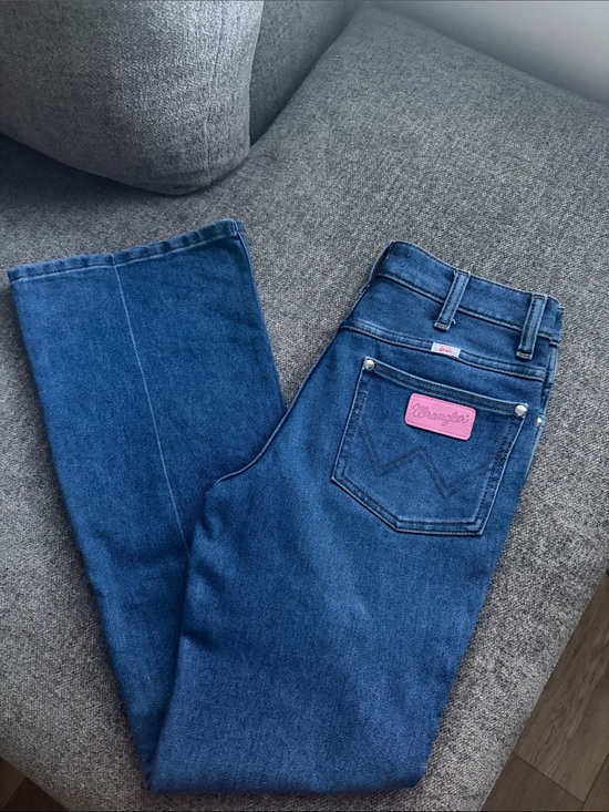 Wrangler Denim - Wrangler Dark Blue High-Rise Bootcut Jeans with Pink Patch